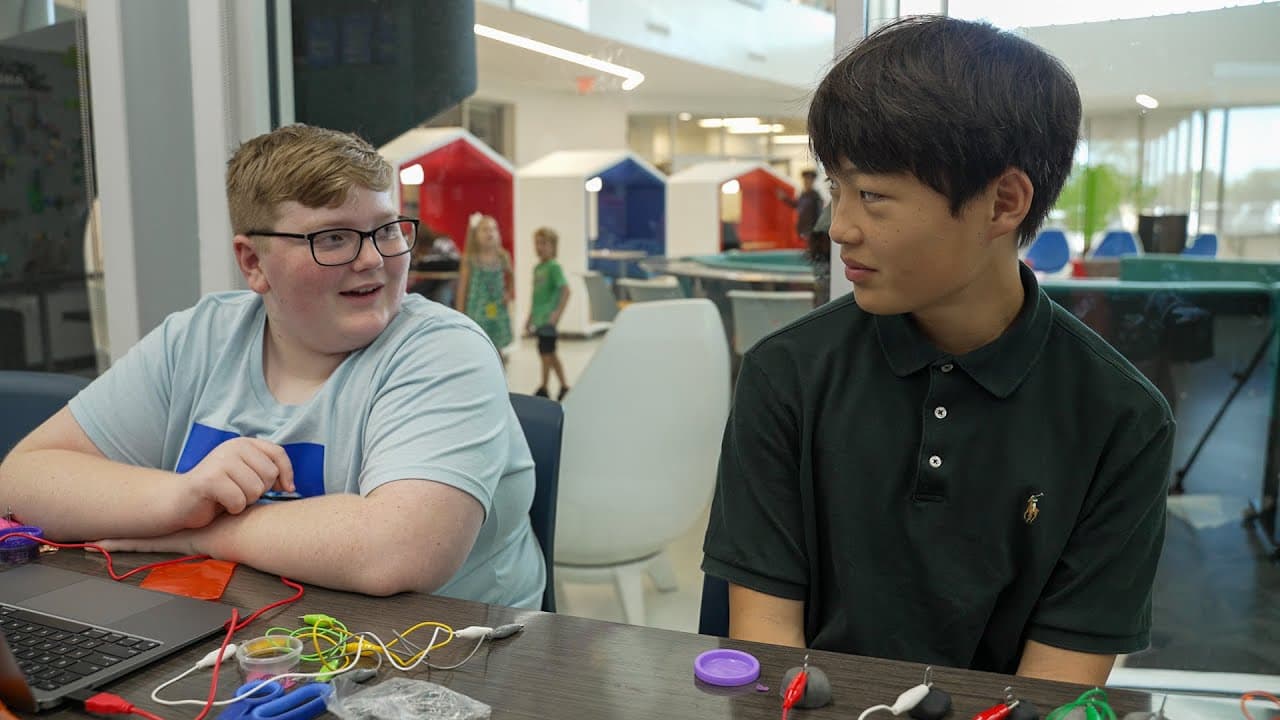 Fostering Self-Directed Learning in Makerspaces